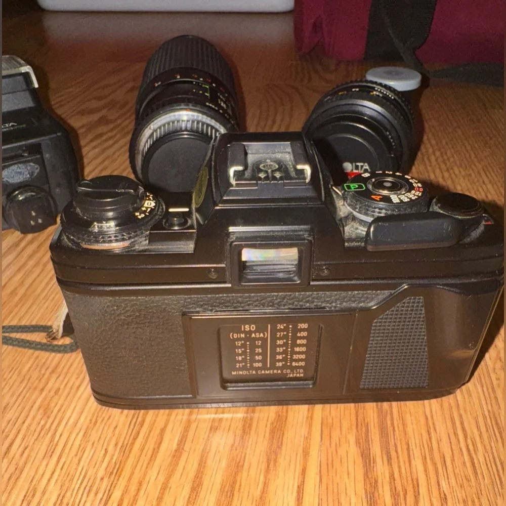 Minolta X-700 Camera set & Albinar Camera Bag